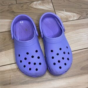Women’s size 7/Mens 5 Purple crocs